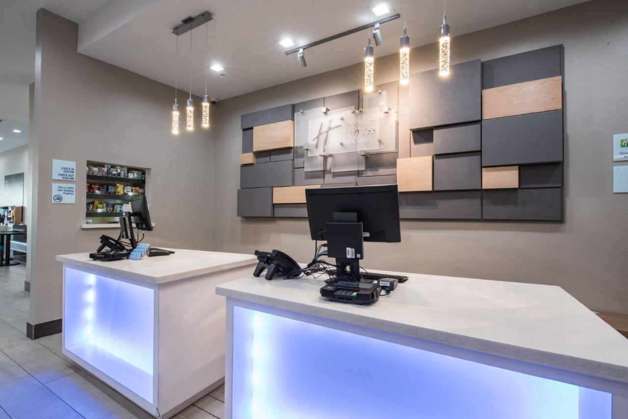 Express & - Hobby Airport Area By Ihg Hotel