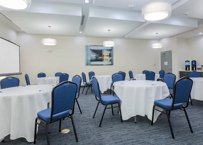 Holiday Inn Express & Suites Houston - Hobby Airport Area By Ihg